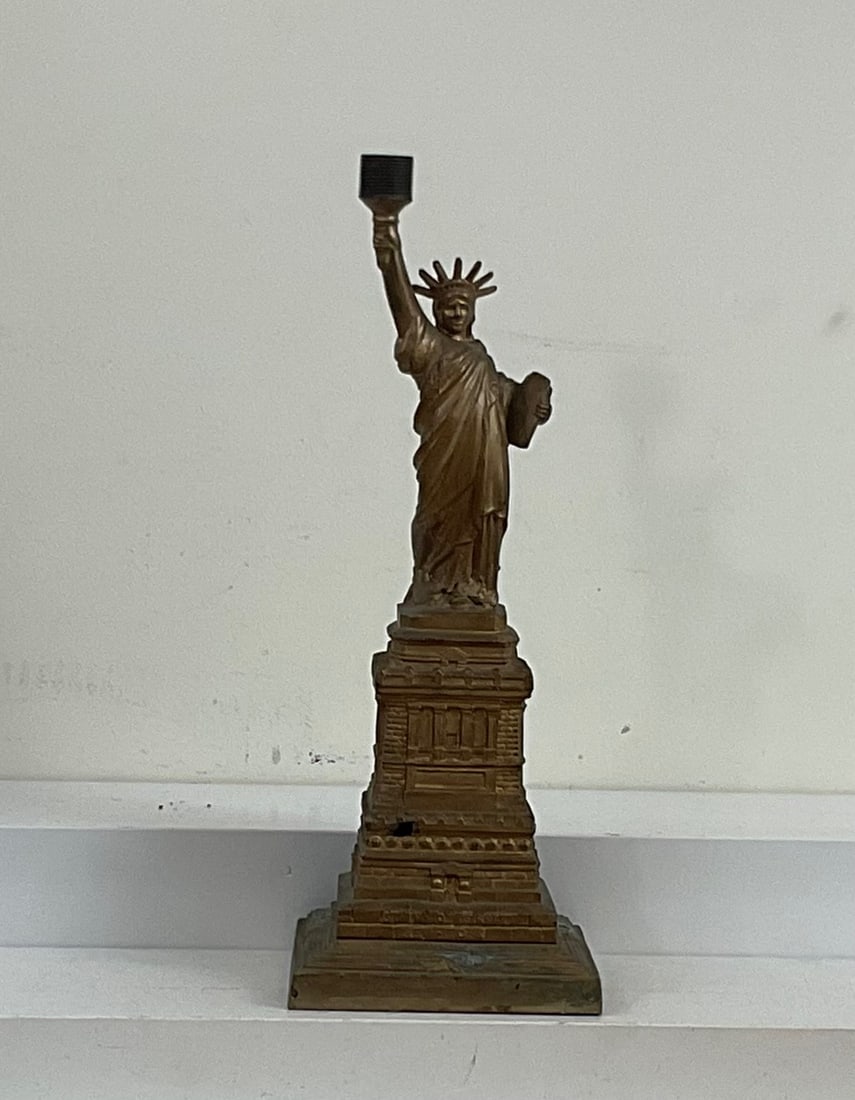 Statue of Liberty Souvenir White Metal (1 of 2)