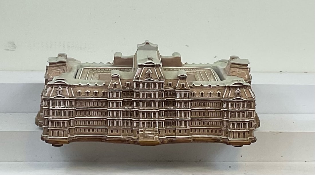 Old Executive Office Building (possibly a Humidor): American 1970/80s - 13" Long X 7 3/4" Deep