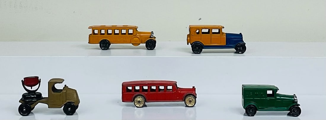 Five tootsietoys: American 1930s - 2 3/4" - 4" Long
