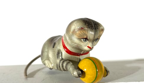 Windup Cat with Ball