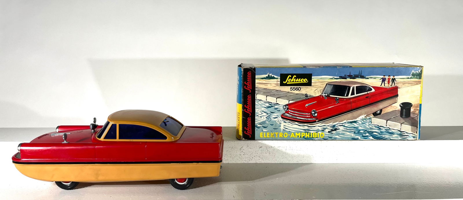 Schuco #5560 Amphibious Vehicle (1 of 2)