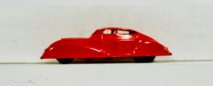 Diecast Windup Saloon Car