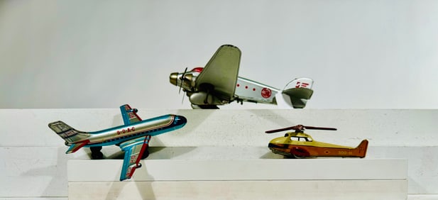 Two Planes / Helicopter