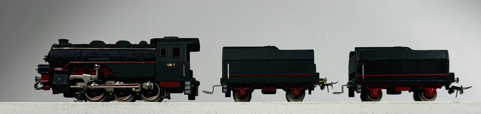 Conti Steam Engine with Two Tenders: Italian - 1960's.
