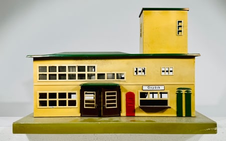 Marklin "HO" Train Station