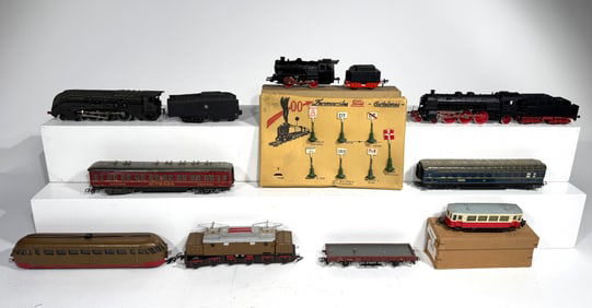Miscellaneous "HO" Engines and Accessories (10 Total)