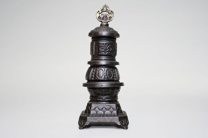 Parlor Stove Still Bank: American – Circa 1890 Material: Cast Iron