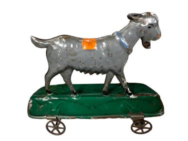 Medium Gray Goat Platform Toy