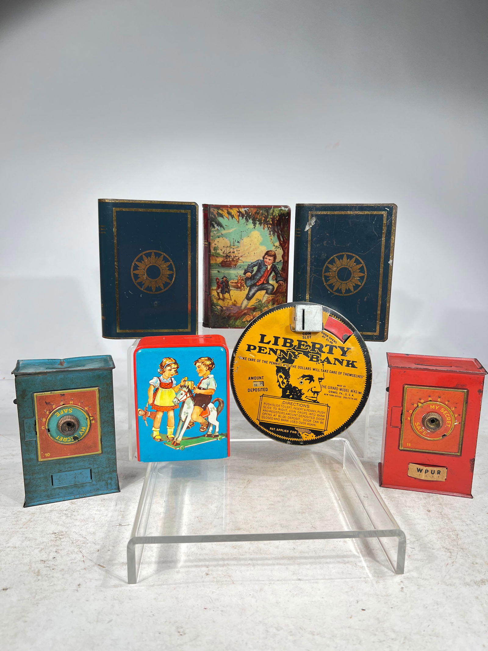 Large Group of Tin Banks, 16 Total, Varying Sizes (1 of 6)