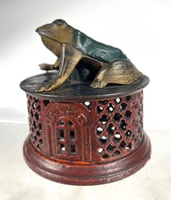 Frog on Lattice Cast Iron Bank