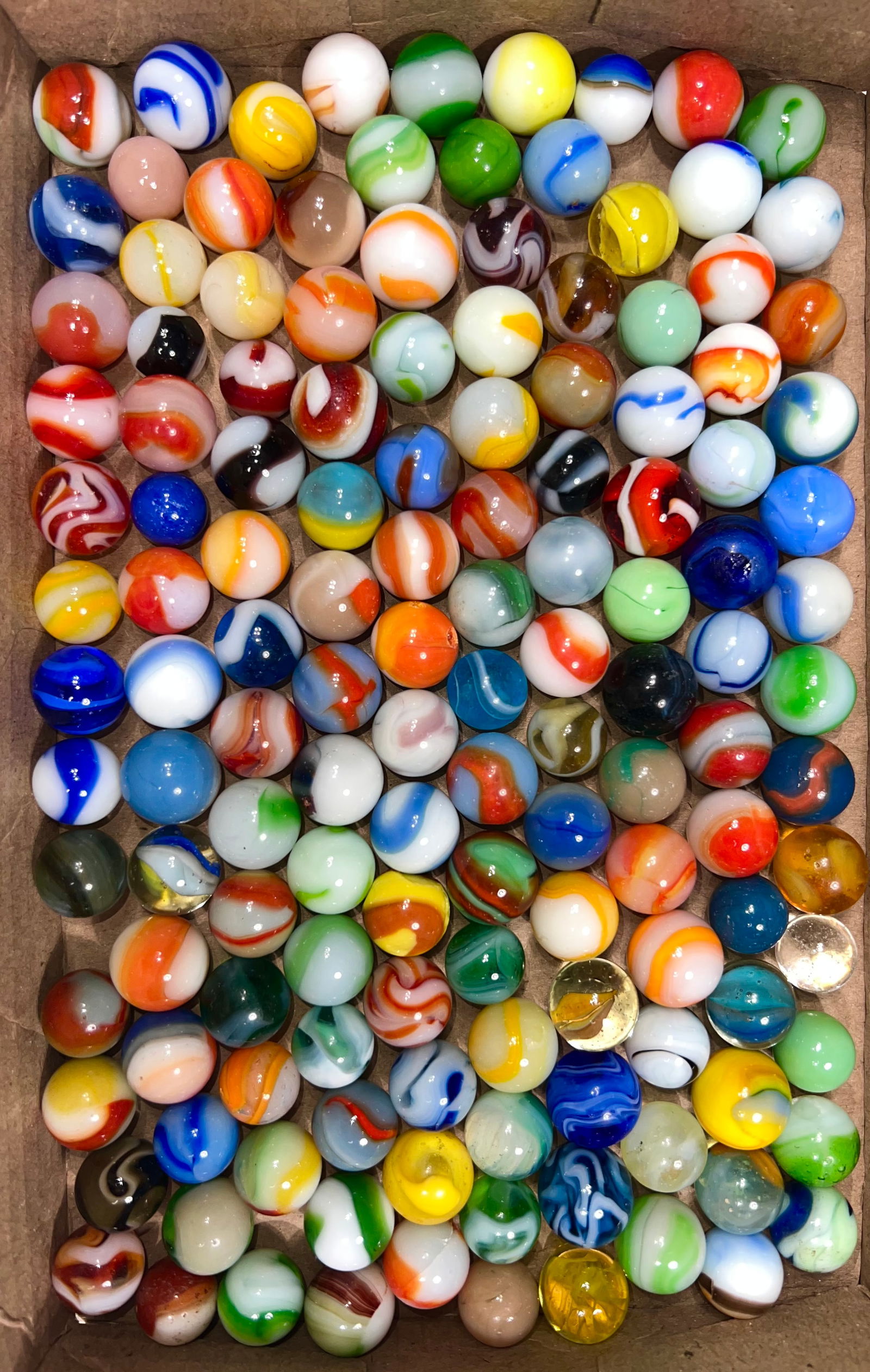 Assorted Machine-Made Marbles 140 in Total (1 of 1)