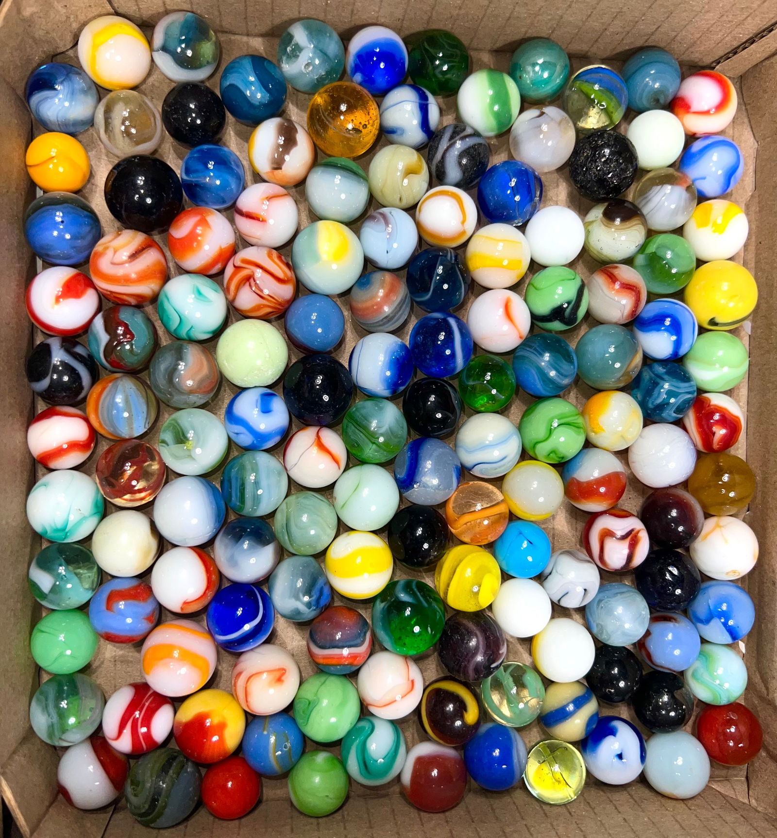 Assorted Machine-Made Marbles 140 in Total (1 of 1)
