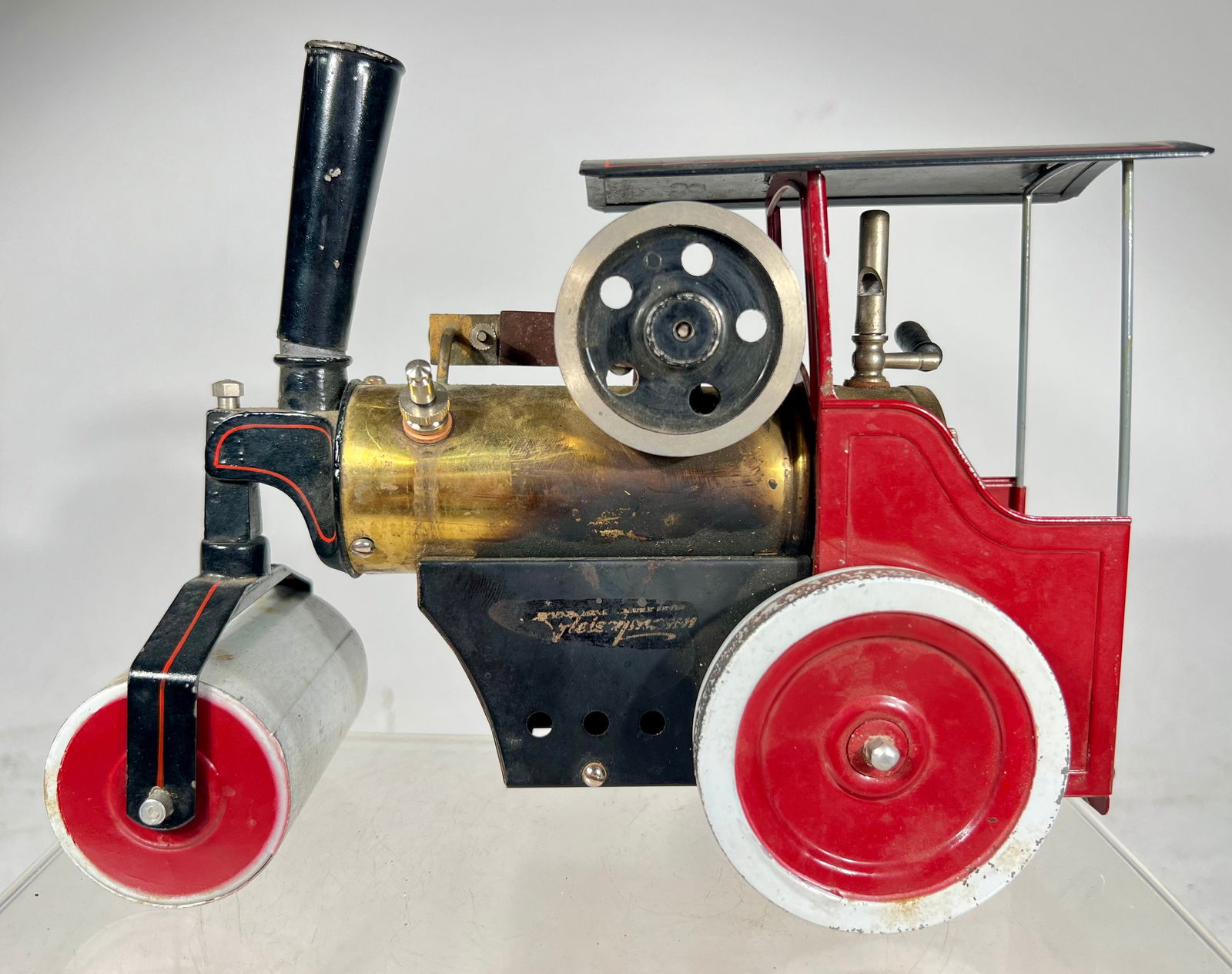 Steam Driven Steamroller Toy (1 of 3)