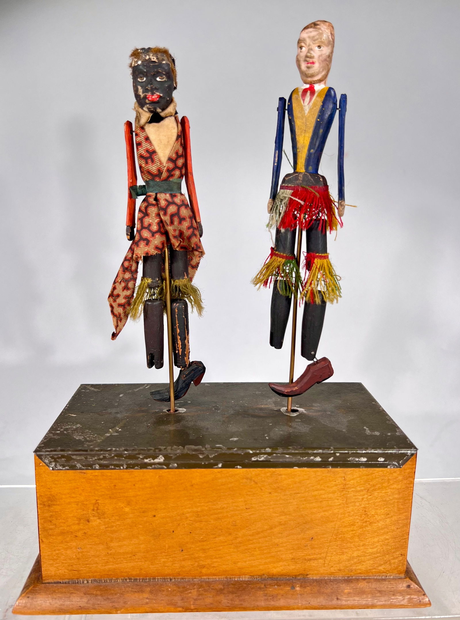 Double Figure Jigging Toy (1 of 3)