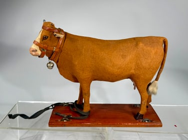 Cow on Platform with Mooing Mechanism