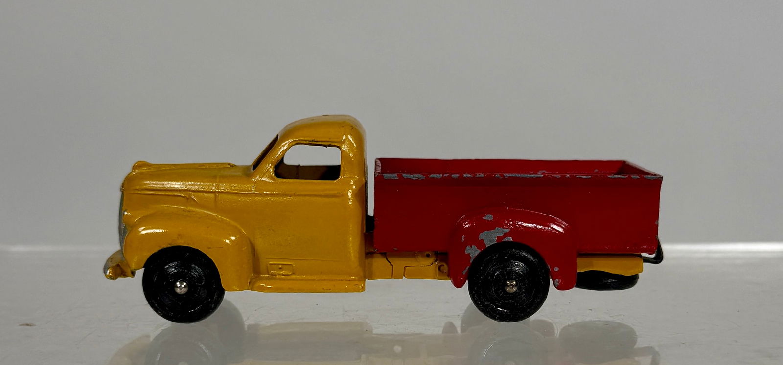 Dinky Studebaker Pickup Truck #25P (1 of 3)