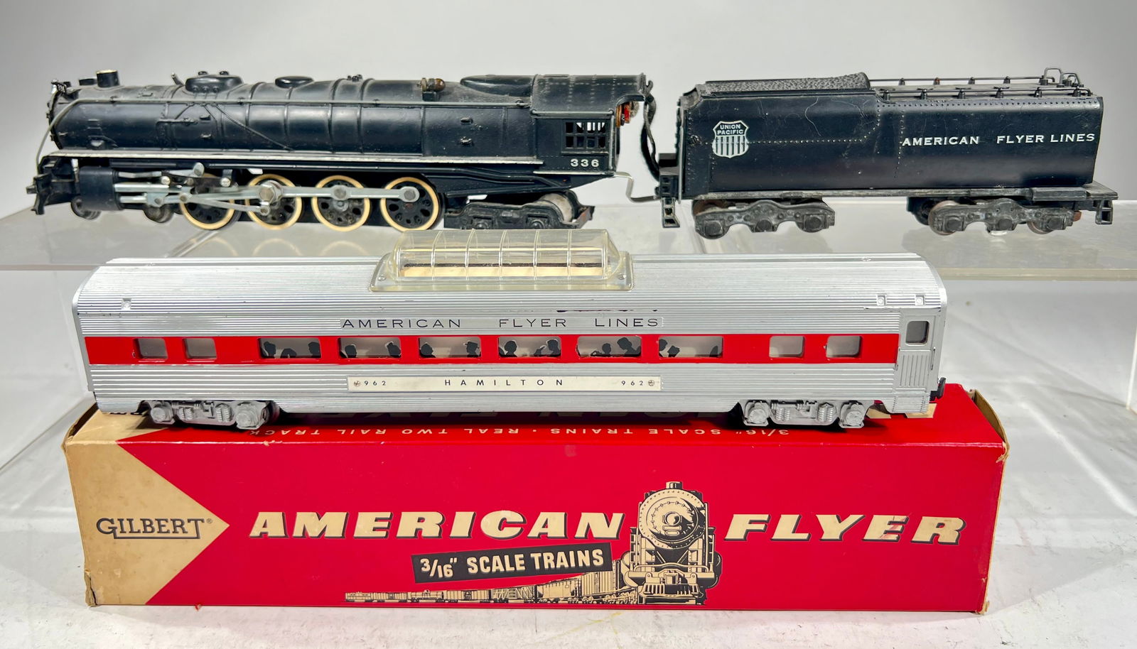American Flyer S Gauge Passenger Set #336 Engine/Tender with #962 Red Stripe Car (1 of 3)