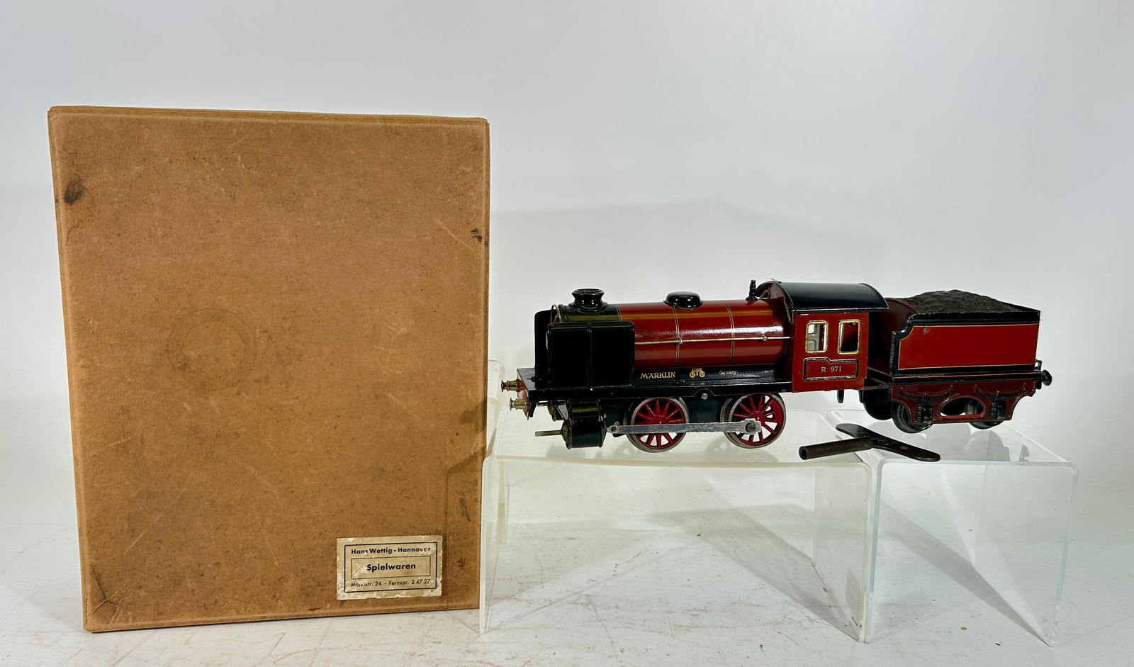 Gauge I Clockwork Engine and Tender - Steam Engine R971 (1 of 3)