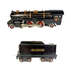Lionel #392E Engine & Tender with Correct Green Stripe #384T Tender