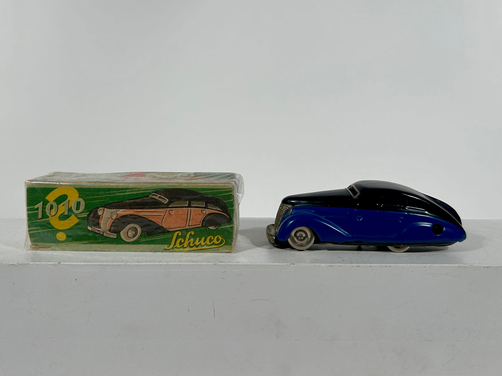 Schuco Windup Limousine: German 1930's - 5 1/2"L x 1 1/2"T x 2"D