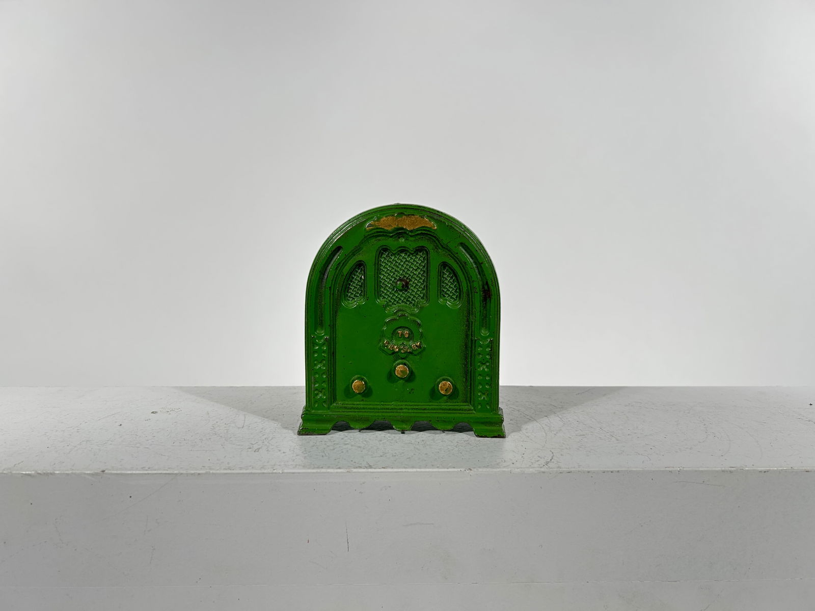 Crosley Radio Cast Iron Still Bank: Kenton Hardware - Kenton, OH. 1930 - 4"W x 4 1/4"T x 2"D