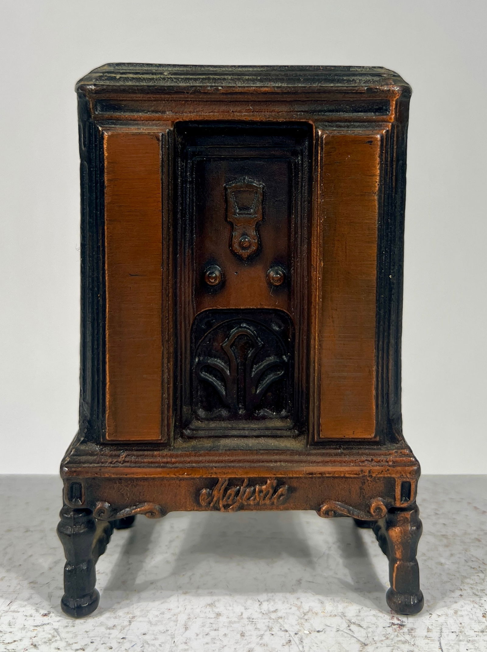 Majestic Radio Bank (1 of 2)