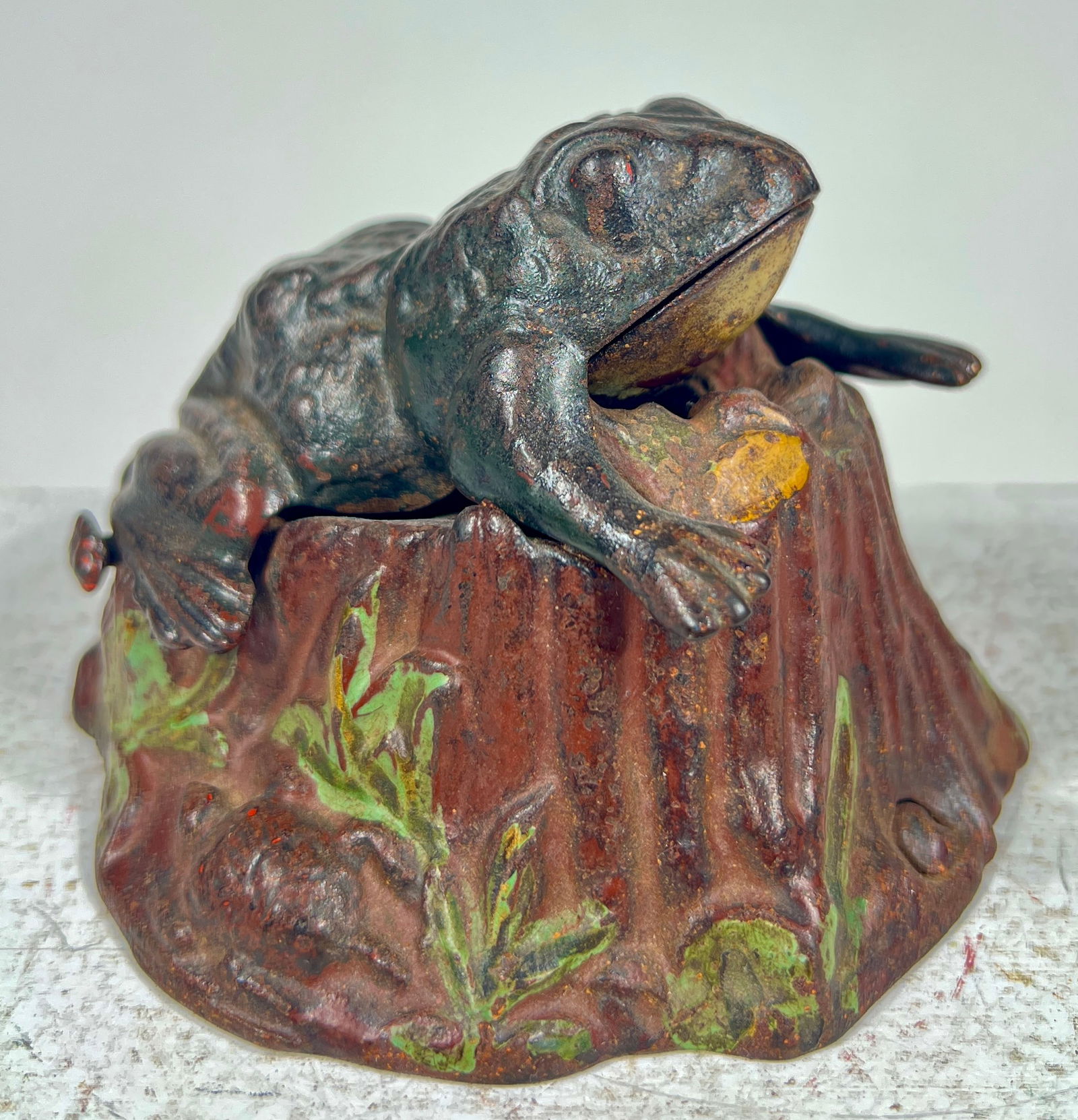 Toad on Stump Cast Iron Mechanical Bank (1 of 3)