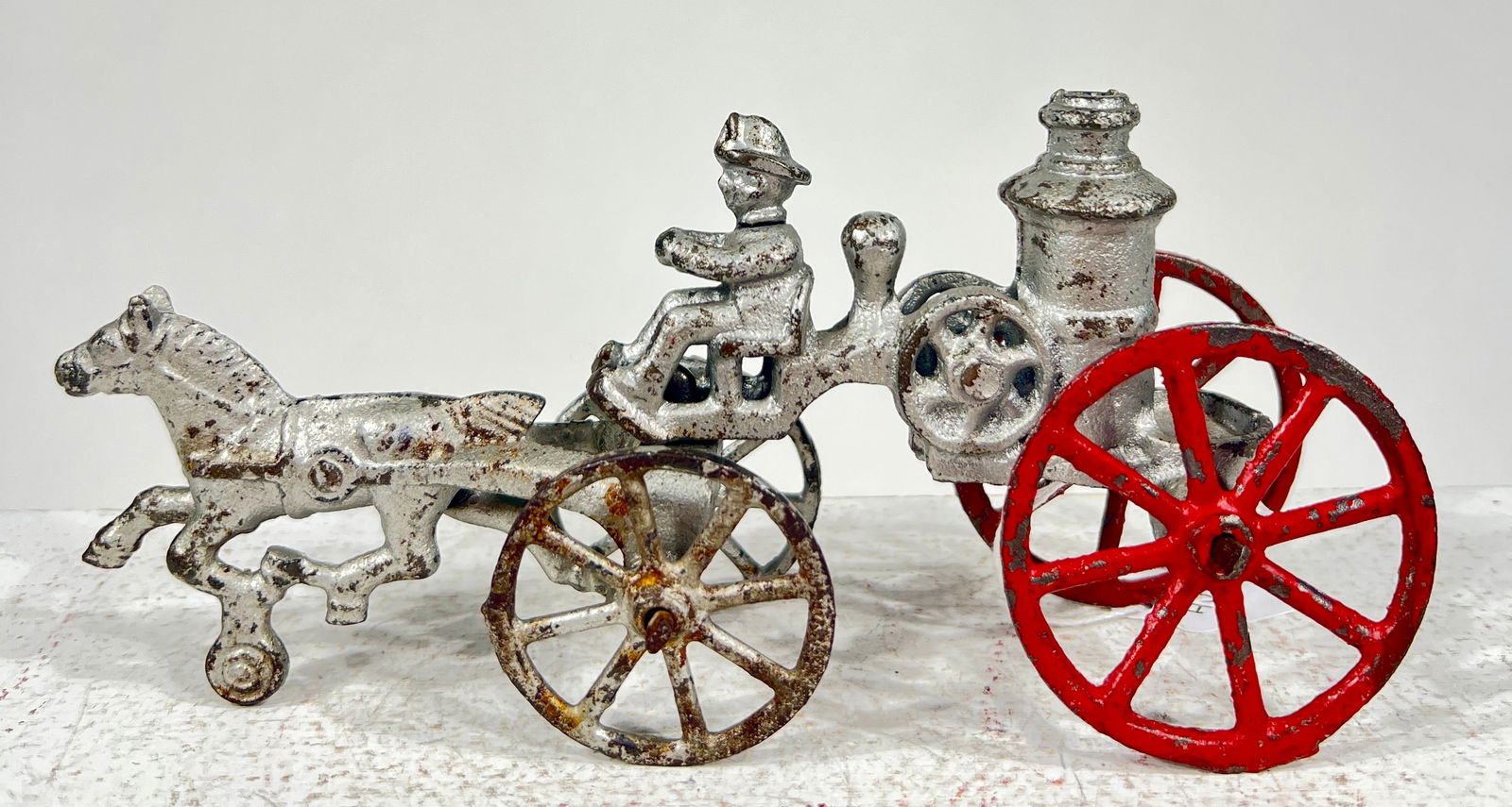 Small Cast Iron Fire Pumper (1 of 3)
