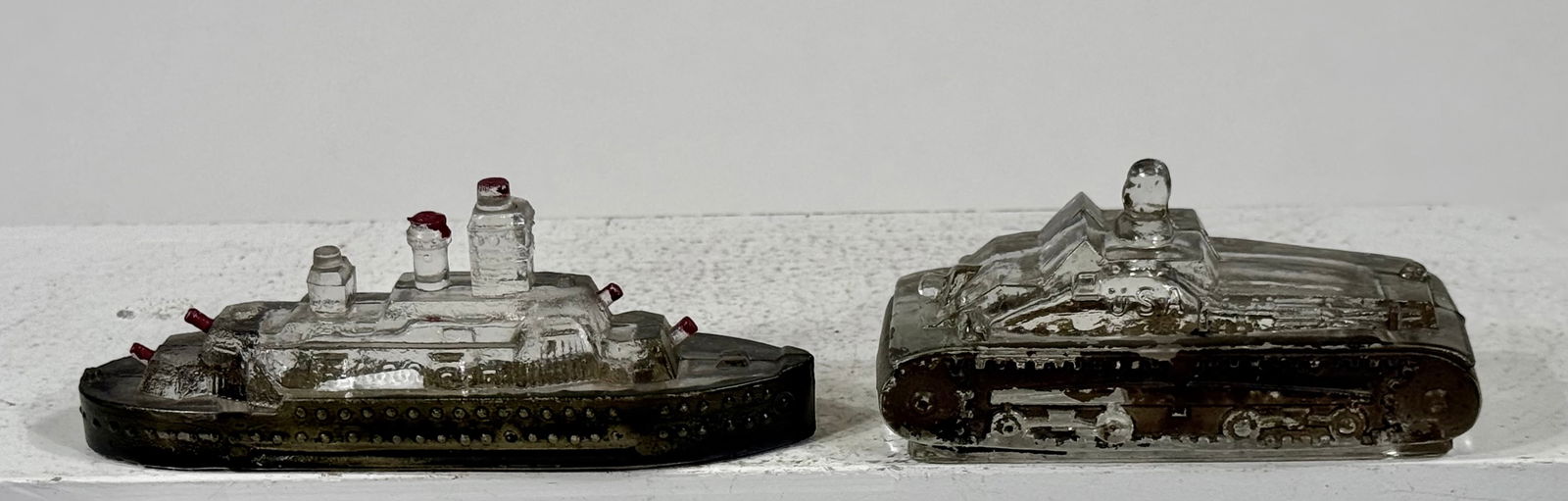 Tanh/ Cruisership Candy Container (1 of 3)