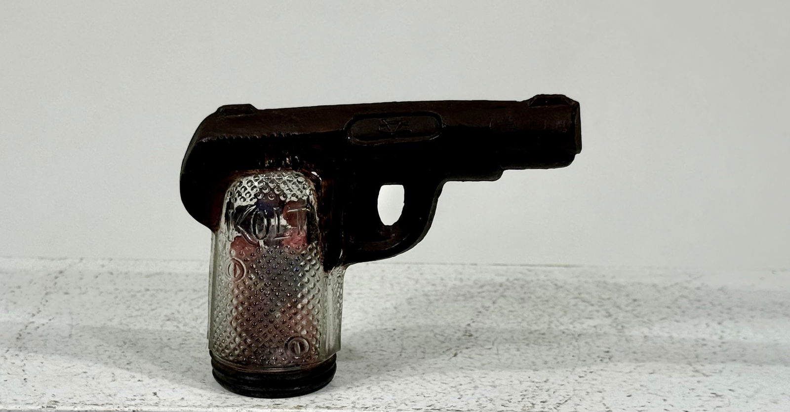 Kolt Revolver Candy Container (1 of 3)
