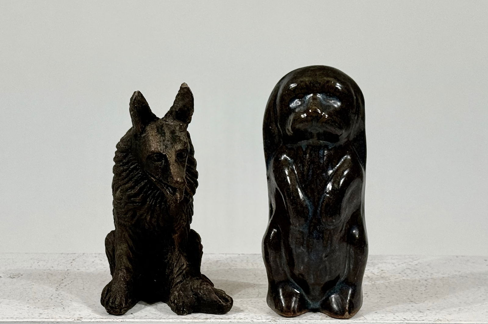 Wolf/ Spaniel Pottery Banks (1 of 4)
