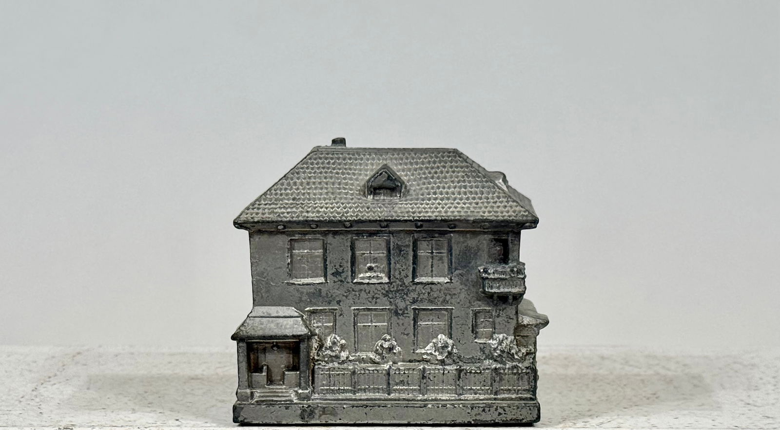 Bavarian Cottage Bank- Spelter (KLT) (1 of 3)