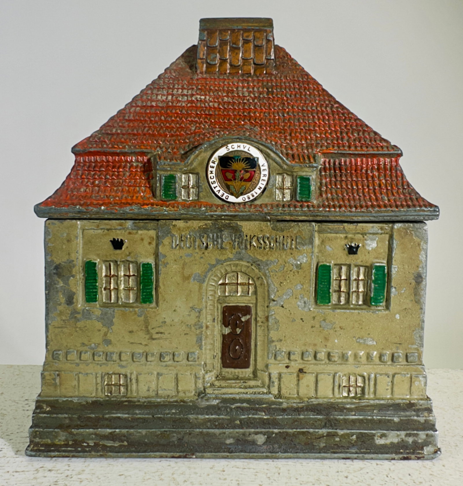 Deutsche Volksschule Bank with KLT (1 of 3)