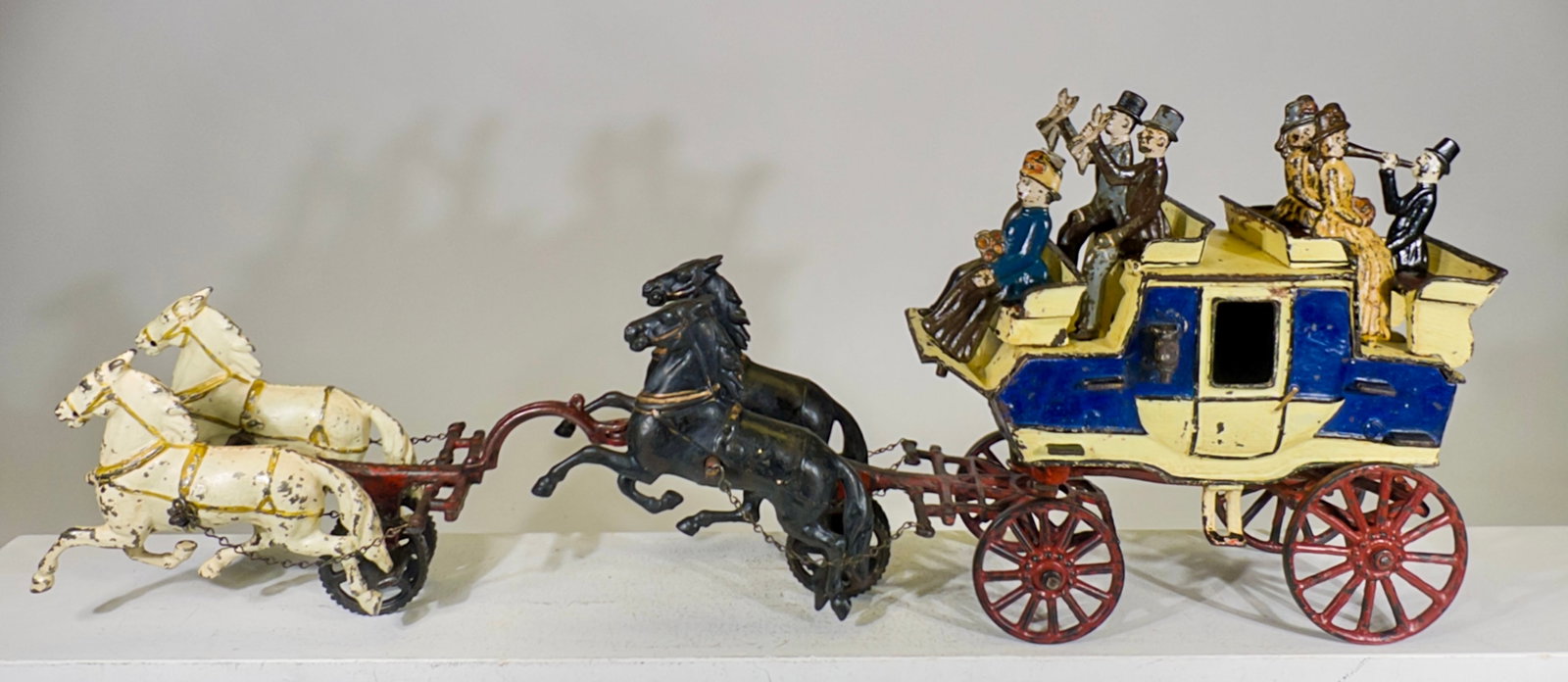 The Tally Ho Stagecoach - Rare - Cast Iron Horse Drawn Toy (1 of 3)