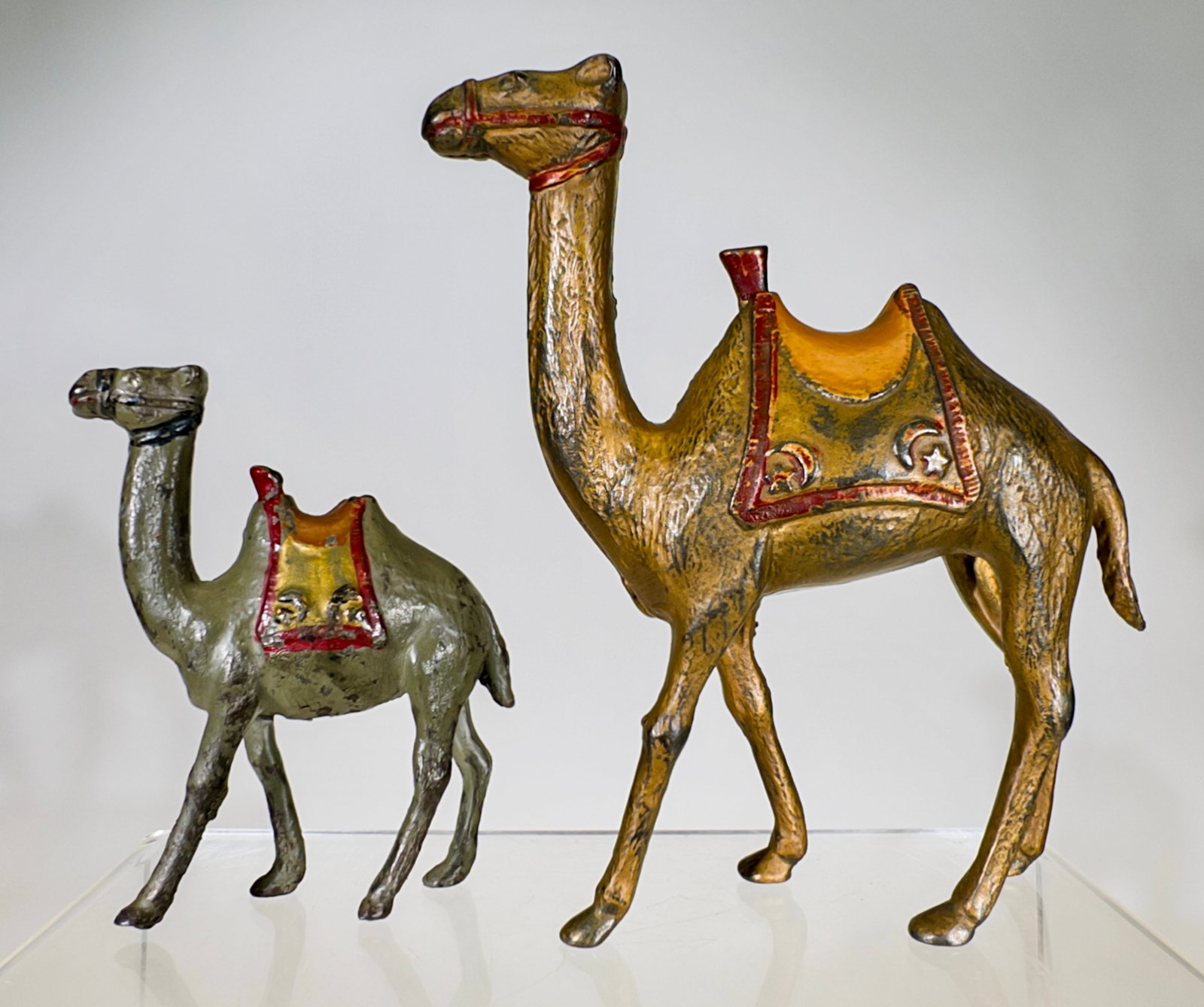 Large and Small Camel Banks (1 of 2)