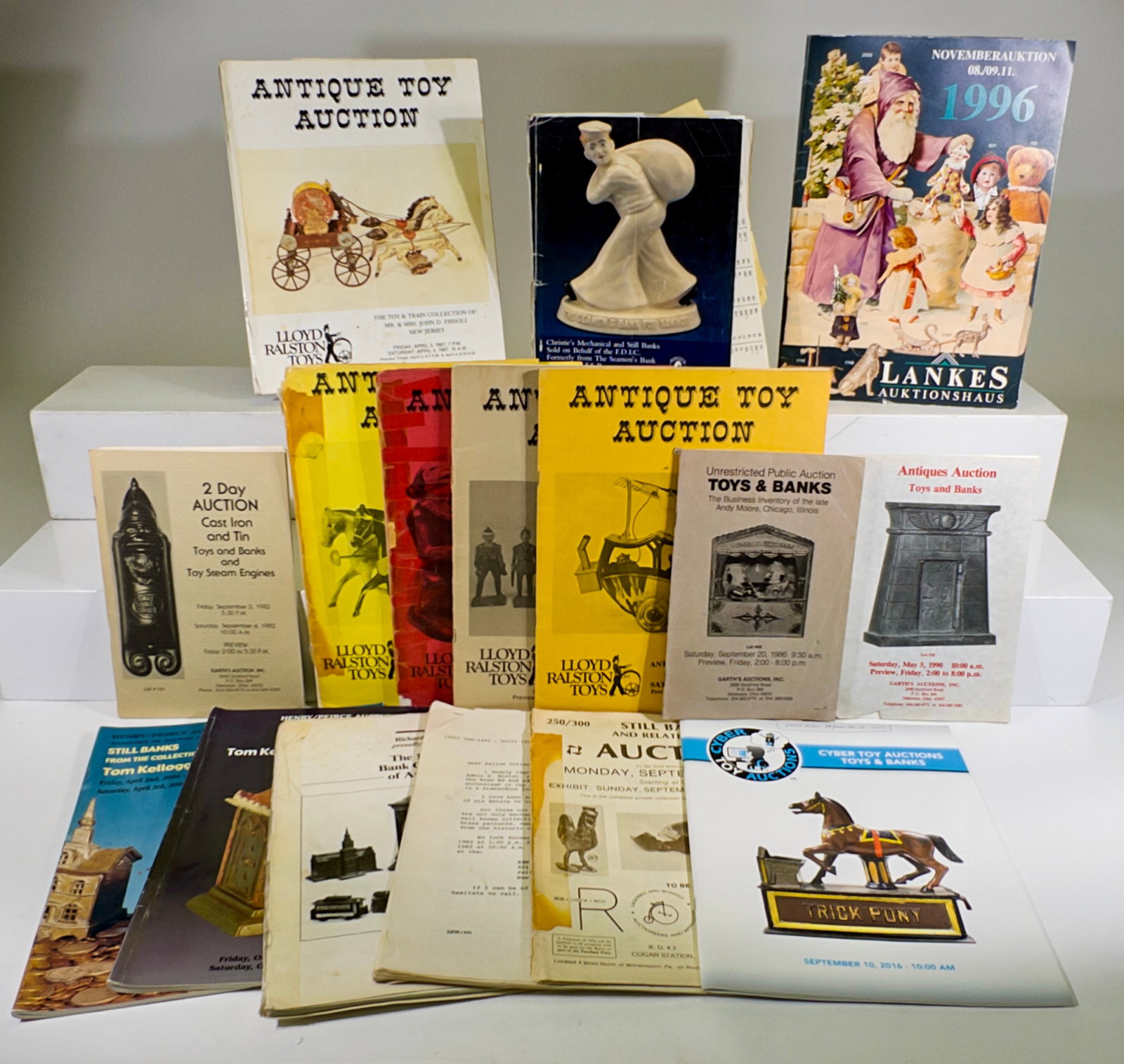 Assorted Bank Auction Catalogs - 16 Soft Bound: American - Various sizes
