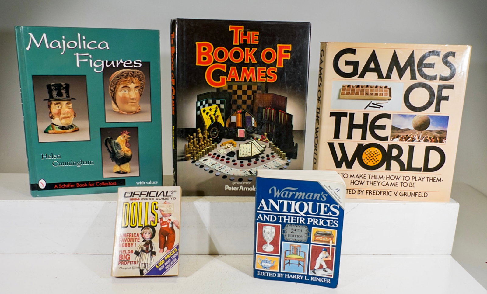 Five Books - Majolica/Gaming, etc.: Various sizes