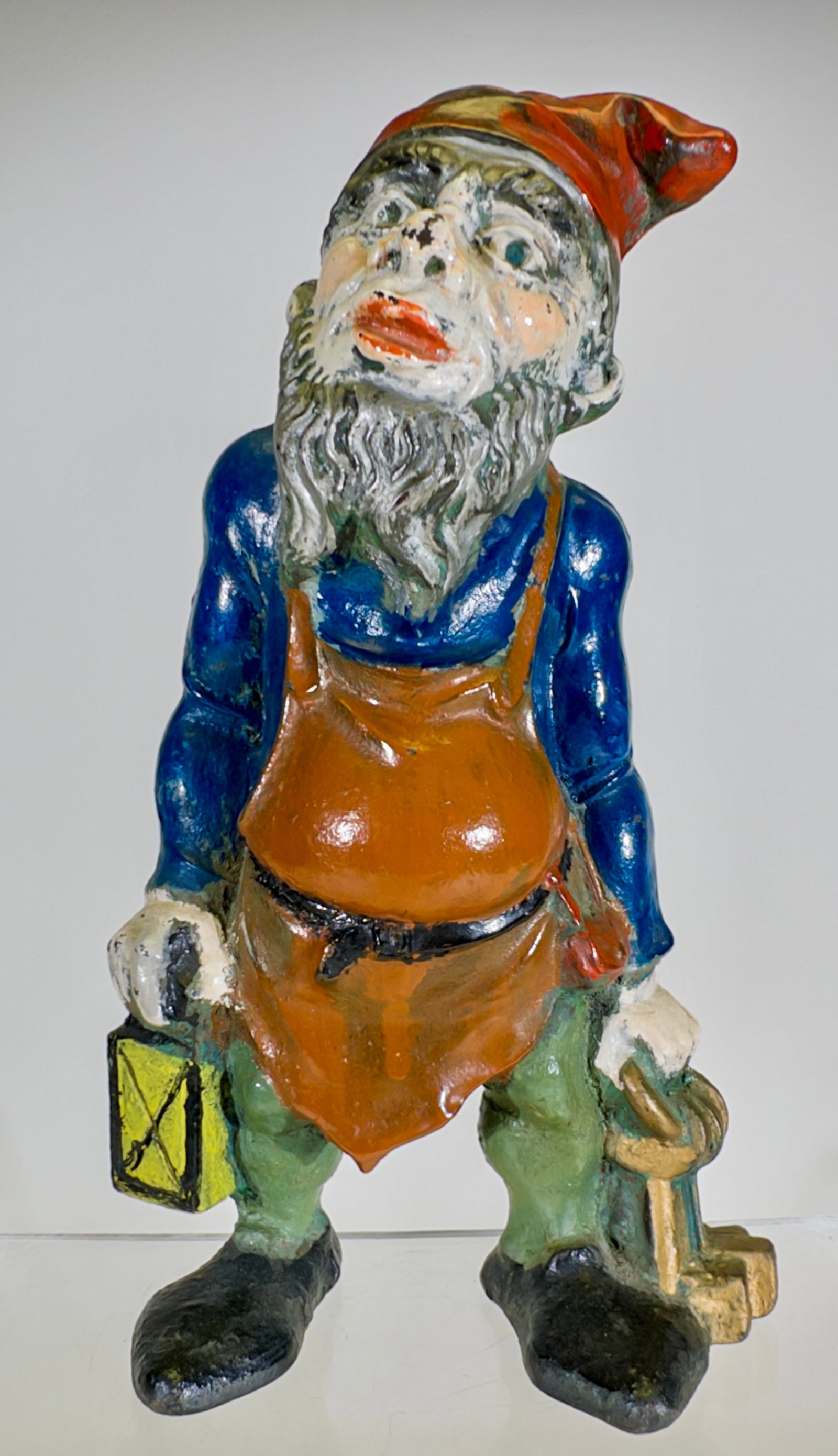 Gnome with Lantern and Keys Doorstop (1 of 2)