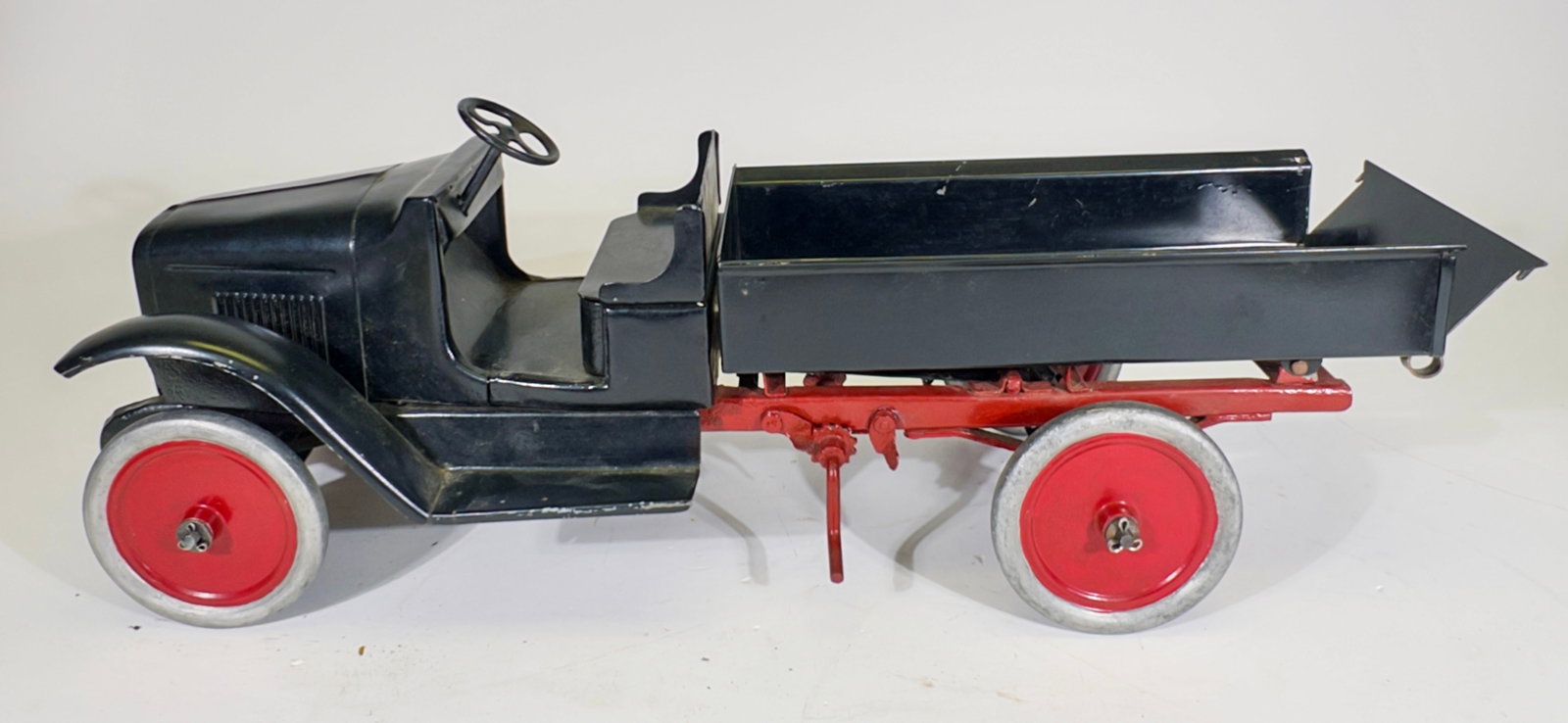 Buddy L Flatbed Truck (1 of 2)
