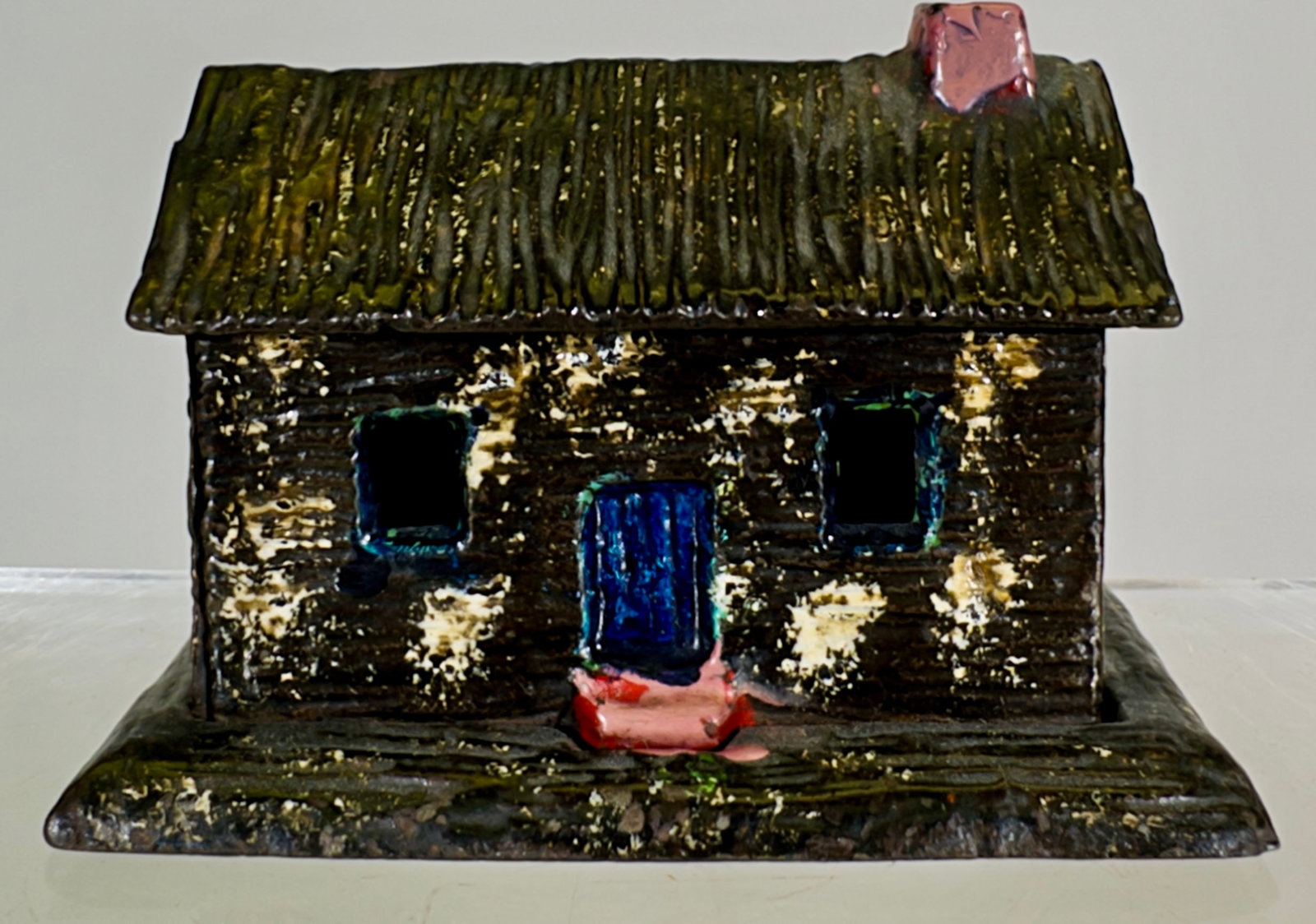 Log Cabin - Chimney Right Match Safe (1 of 2)