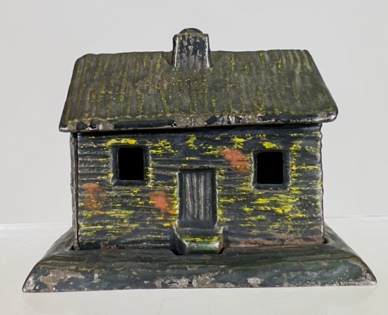 Log Cabin - Center Chimney (1 of 2)