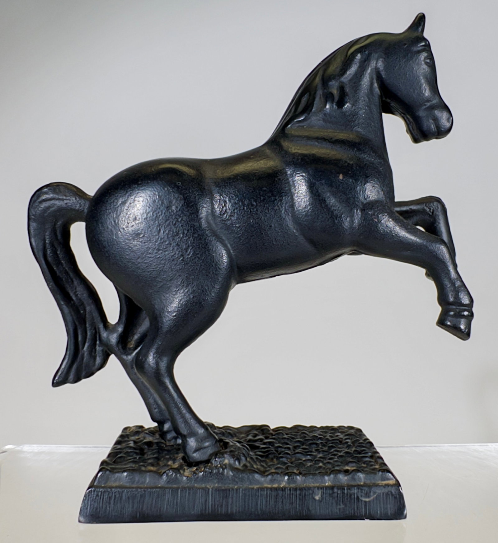 Horse on Pebbled Base - Scarce (1 of 2)