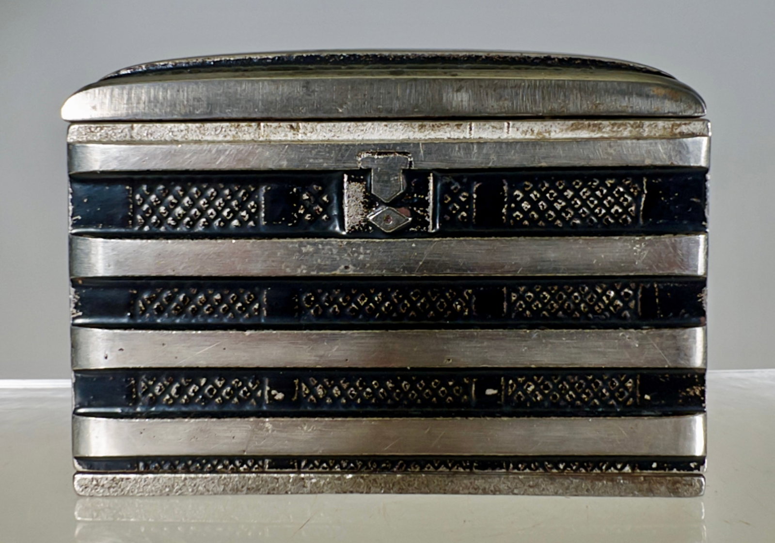Cast Iron Trunk Bank: American 1920's - 3 3/4"L