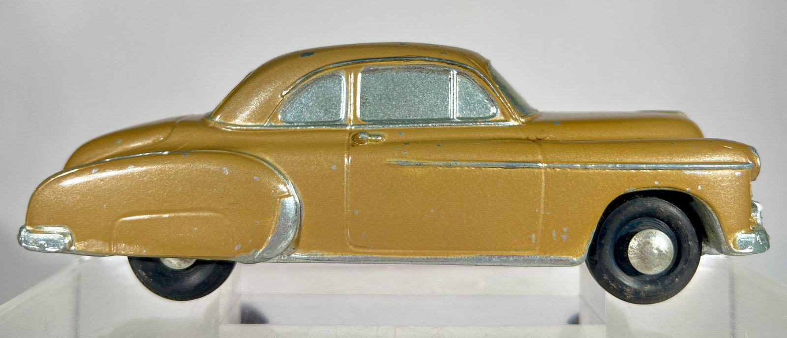 Rodeo Beige Chevrolet Bank - Aluminum (1 of 2)