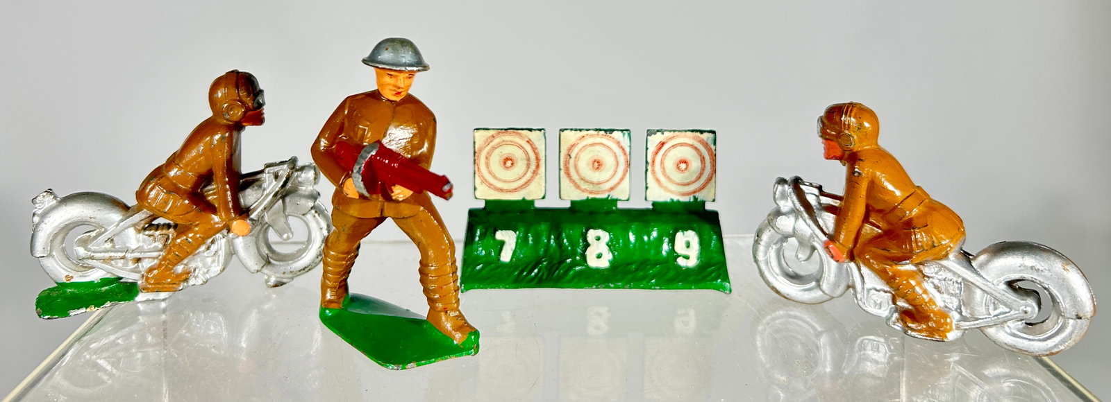 Four Dimestore Soldiers (1 of 2)