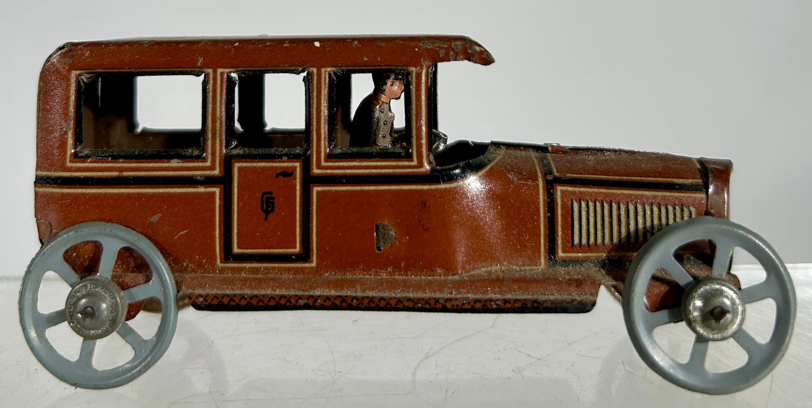 Brown Sedan Penny Toy (1 of 2)