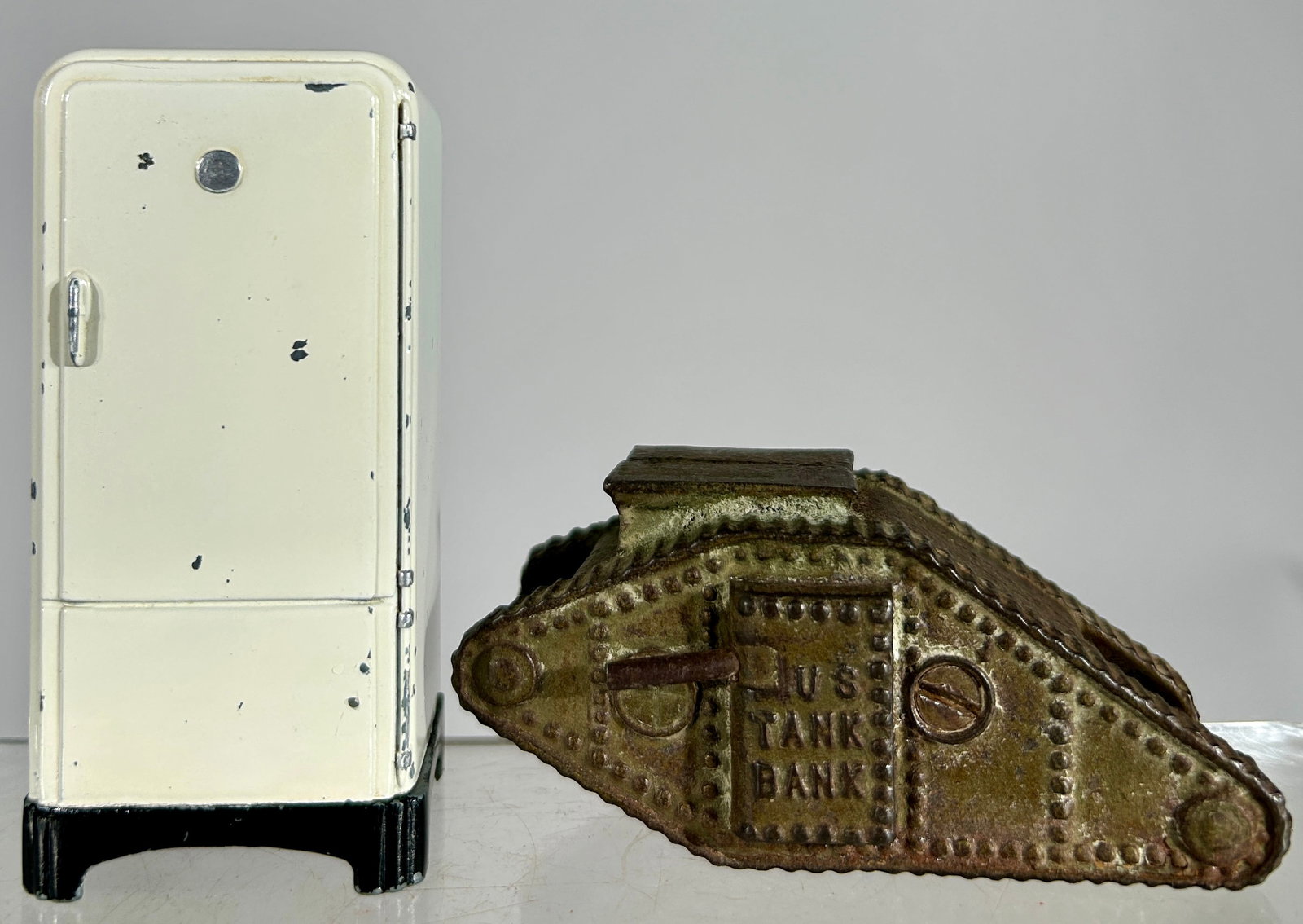 Tank / Electrolux Fridge Banks (1 of 2)