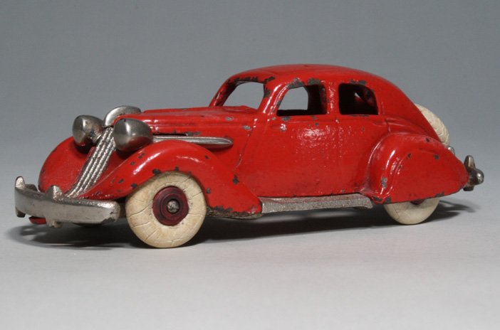 Studebaker Sedan: Hubley Toy Company Lancaster, Pennsylvania Ð Circa 1935 This is a scarce vehicle made during the art deco era. The toy is 6Ó long. Material: Cast Iron