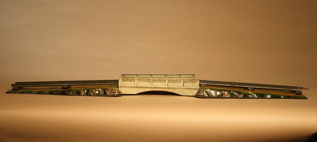 Gauge I Bridge Marklin: German Ð Circa 1920 This Gauge I bridge is 38Ó long when assembled. Material: Tin