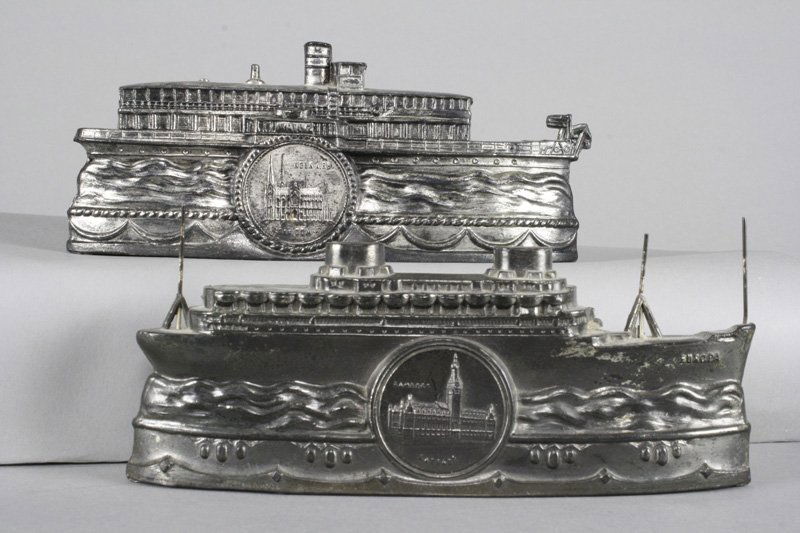 Souvenir River Boats (1 of 1)